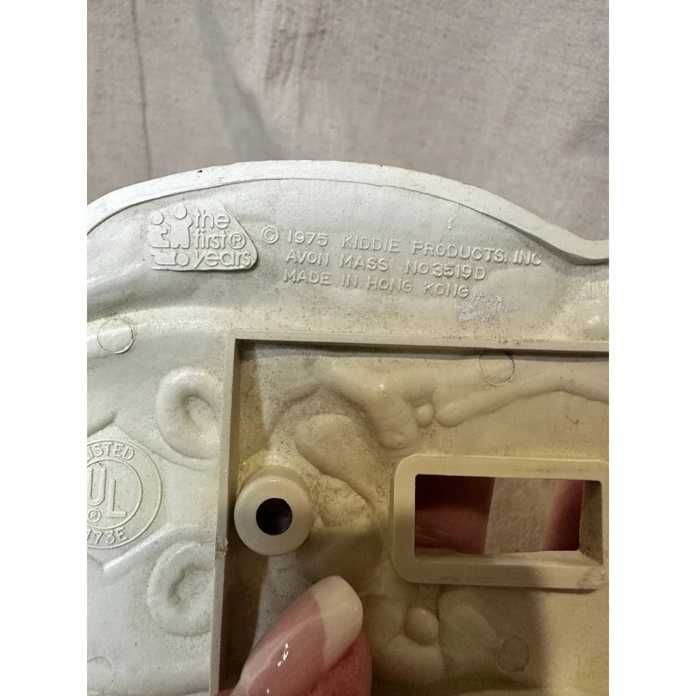 Vintage 1975 Puppy Light Switch Plate by The First Years